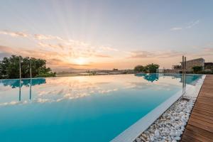 The swimming pool at or close to Cas Cabo Nou Agroturismo Adults Only