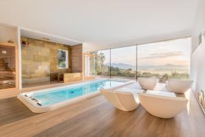 The swimming pool at or close to Cas Cabo Nou Agroturismo Adults Only