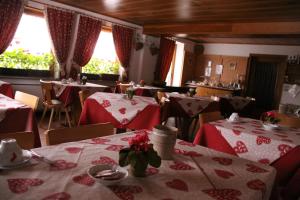 Restaurace v ubytování Garni Biancaneve Ruffrè-Mendola