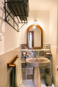 A bathroom at B&B Santa Caterina