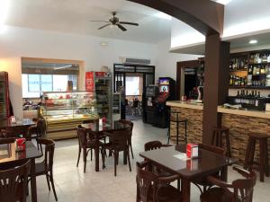 Lounge nebo bar v ubytování Hostal Barbate