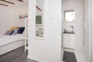 Kuchyňa alebo kuchynka v ubytovaní Studio Apartment Škatula