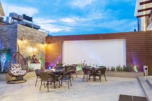 Un patio sau altă zonă în aer liber la Hotel Lake Paradise