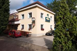 Edifici on està situat l'hostal o pensió