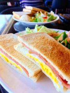 Đồ ăn tại/gần chỗ nghỉ nhà dân