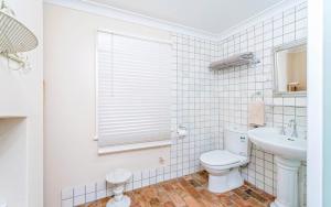 Ένα μπάνιο στο Azile 1875 Heritage Victorian Duplex +2 φωτογραφίες