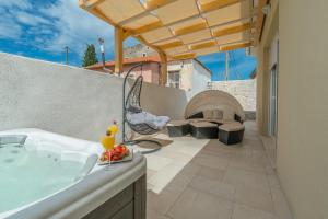 Fotografia z galérie ubytovania Villa Donato with Jacuzzi v destinácii Zadar