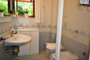 Et badeværelse på casa Francy + 19 billeder