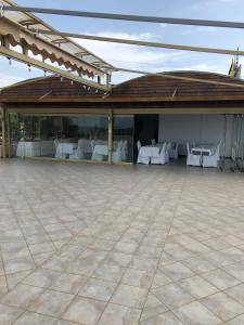 Patio alebo iná vonkajšia časť ubytovania Selefkos Palace