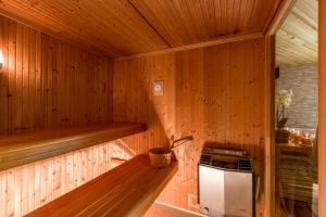 Kuchyň nebo kuchyňský kout v ubytování SAUNA - JACUZZI - 100% PRIVÉ - L'ESTANTADA
