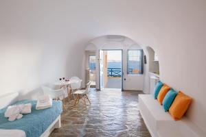 Gallery image of Horizon Aeifos Suites in Oia