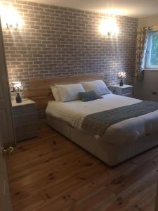Postel nebo postele na pokoji v ubytování A Selection of Self Catering Holiday Homes at Kilcloon Cottages