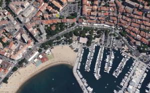 an aerial view of a marina with boats at le mauritania in Sainte-Maxime