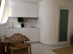 Kuchyň nebo kuchyňský kout v ubytování Smart Studio Cadaqués Sa Guarda