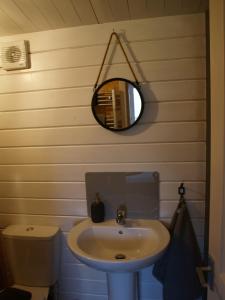 
A bathroom at The Cosy Cabin
