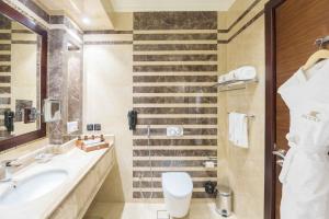 Koupelna v ubytování Bayat Hotel
