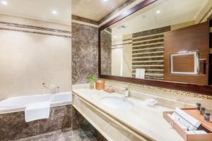 Koupelna v ubytování Bayat Hotel