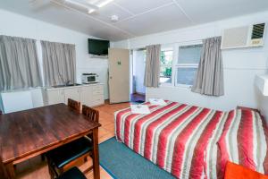 Postel nebo postele na pokoji v ubytování Miriam Vale Motel