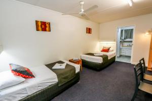 Postel nebo postele na pokoji v ubytování Miriam Vale Motel