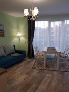A seating area at Sea Garden Delux