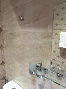 A bathroom at Sea Garden Delux