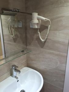 A bathroom at Sea Garden Delux