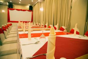 Um restaurante ou outro lugar para comer em Summit Parkview Yangon