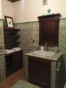 A bathroom at Villa Ludoniccò