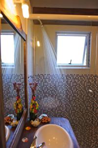 Phòng tắm tại Bina's Haus Pousada, Cafeteria e Atelier