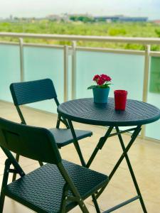 A balcony or terrace at B&B Waltanna Airport