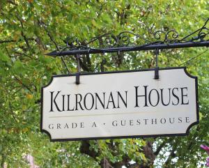 Certifikát, hodnocení, plakát nebo jiný dokument vystavený v ubytování Kilronan House