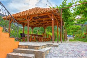 Afbeelding uit fotogalerij van Guesthouse Bato in Virpazar