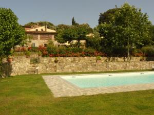 Bazén v ubytování Agriturismo Conca Verde nebo v jeho okolí