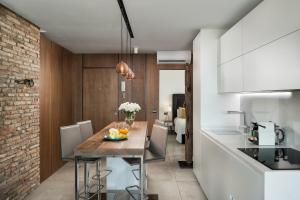 A kitchen or kitchenette at Marbella Luxury Frontline Beach W Panoramic View