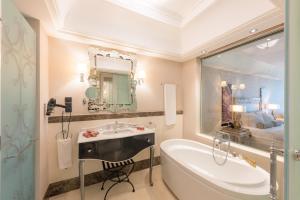 Quba Palace Hotel & Golf Resort的一间浴室