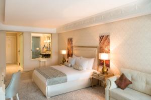 Quba Palace Hotel & Golf Resort的休息区