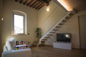 A television and/or entertainment centre at Villa la torre