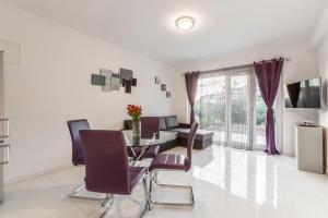Kuchyň nebo kuchyňský kout v ubytování Apartments Karlo