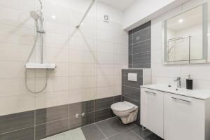 Koupelna v ubytování Apartments Karlo