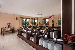 Galeriebild der Unterkunft Padjadjaran Suites Resort and Convention Hotel in Bogor