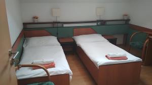 Letto o letti in una camera di Hotel Le Café