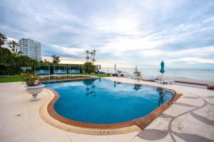 Bazén v ubytování My Resort Hua-Hin A302 nebo v jeho okolí