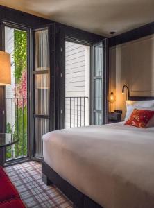 Wittmore Hotel - Adults Only, Small Luxury Hotels客房内的一张或多张床位