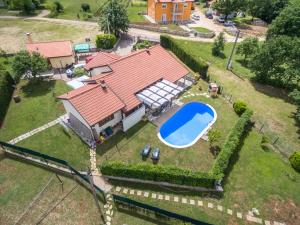 Bazén v ubytování Villa Nika nebo v jeho okolí
