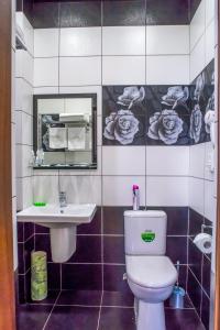 A bathroom at Hotel Kristall