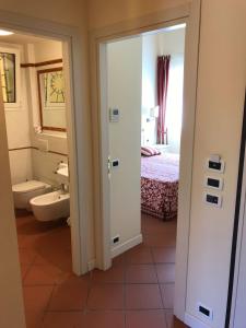 Kupatilo u objektu Villa Rosella Resort