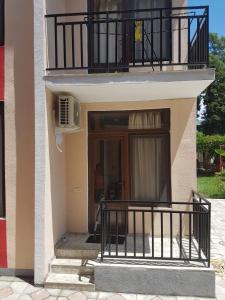 Rõdu või terrass majutusasutuses Apartment Nodmax