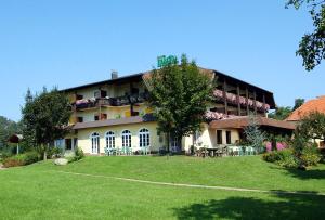 Κήπος έξω από το Hotel Marko