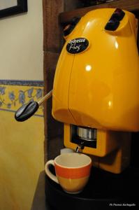 Coffee and tea making facilities at B&B Giuseppe Verdi