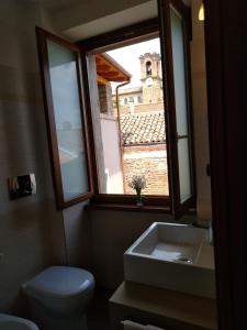 A bathroom at Albergo Diffuso Belvedere